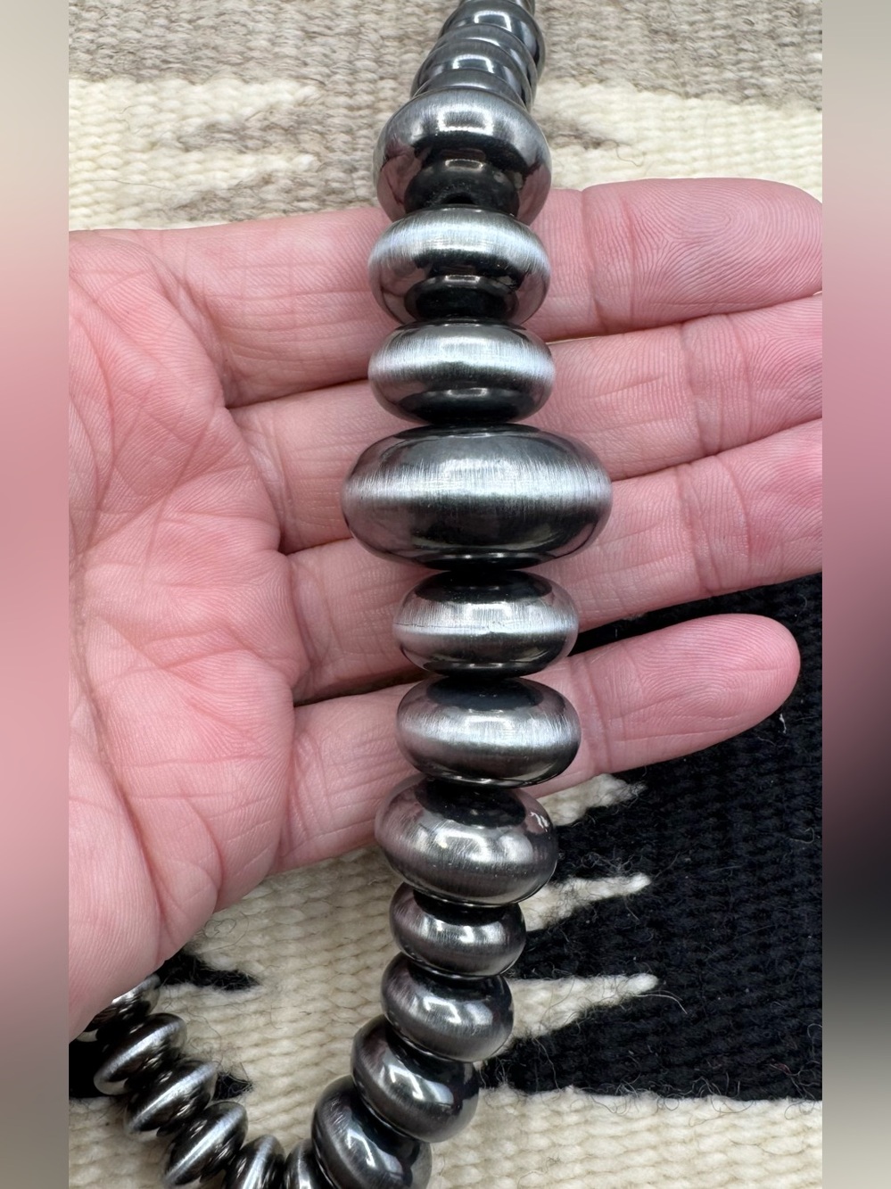 Southwest Western FAUX Navajo Pearl Large Silver Tone Beaded Costume Necklace - Picture 4 of 5